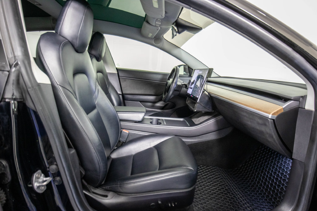 Used 2019 Tesla Model 3 Standard Range Plus RWD image 9