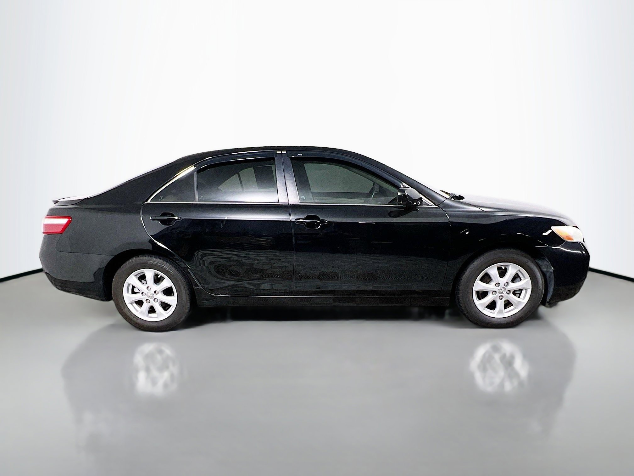 Used 2009 Toyota Camry LE image 3