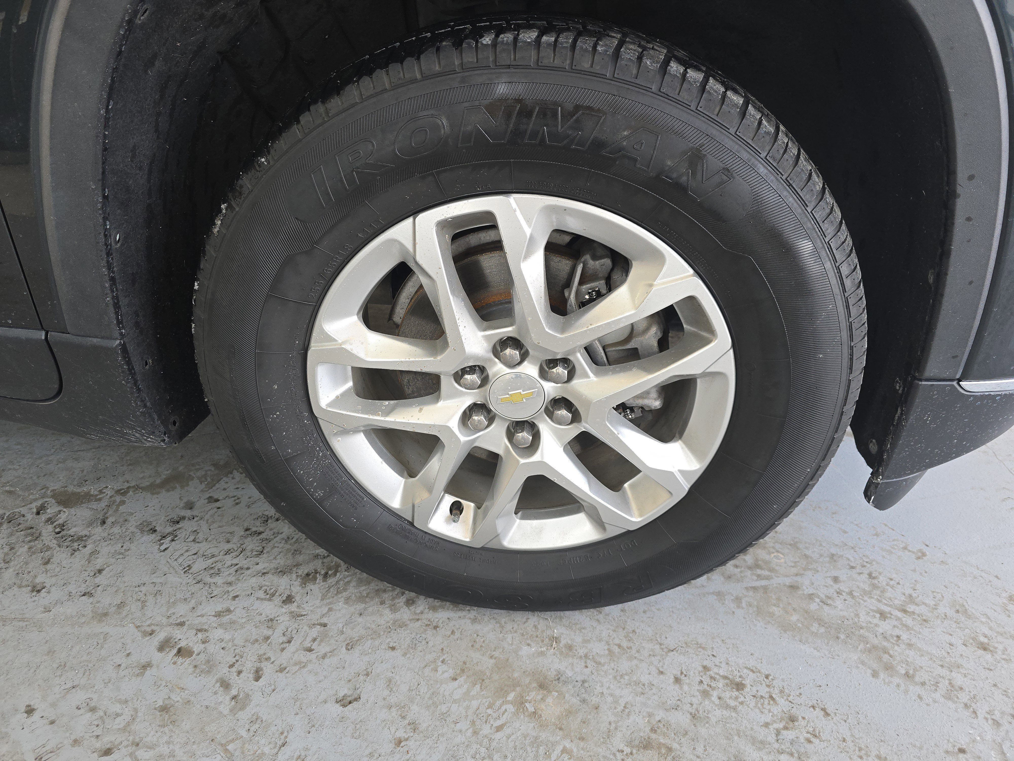 Used 2020 Chevrolet Traverse LT image 13