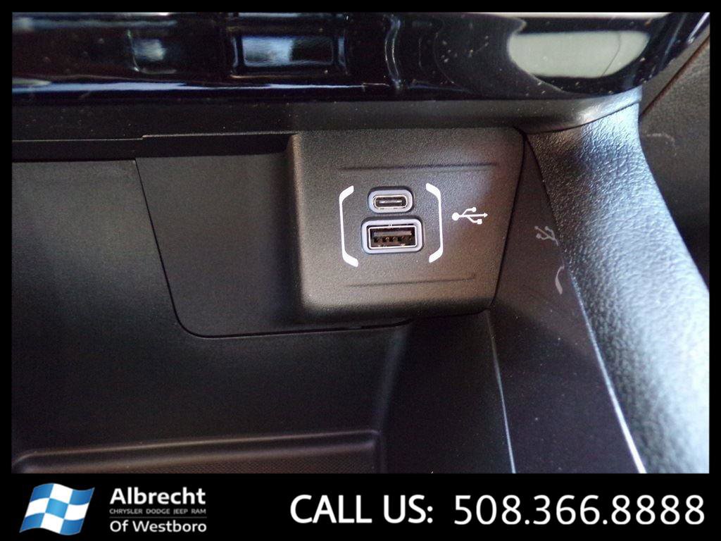 New 2023 Jeep Compass Latitude image 18