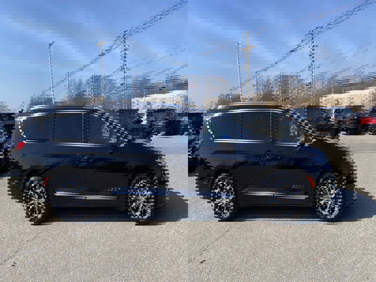 Certified 2025 Chrysler Pacifica Pinnacle image 2