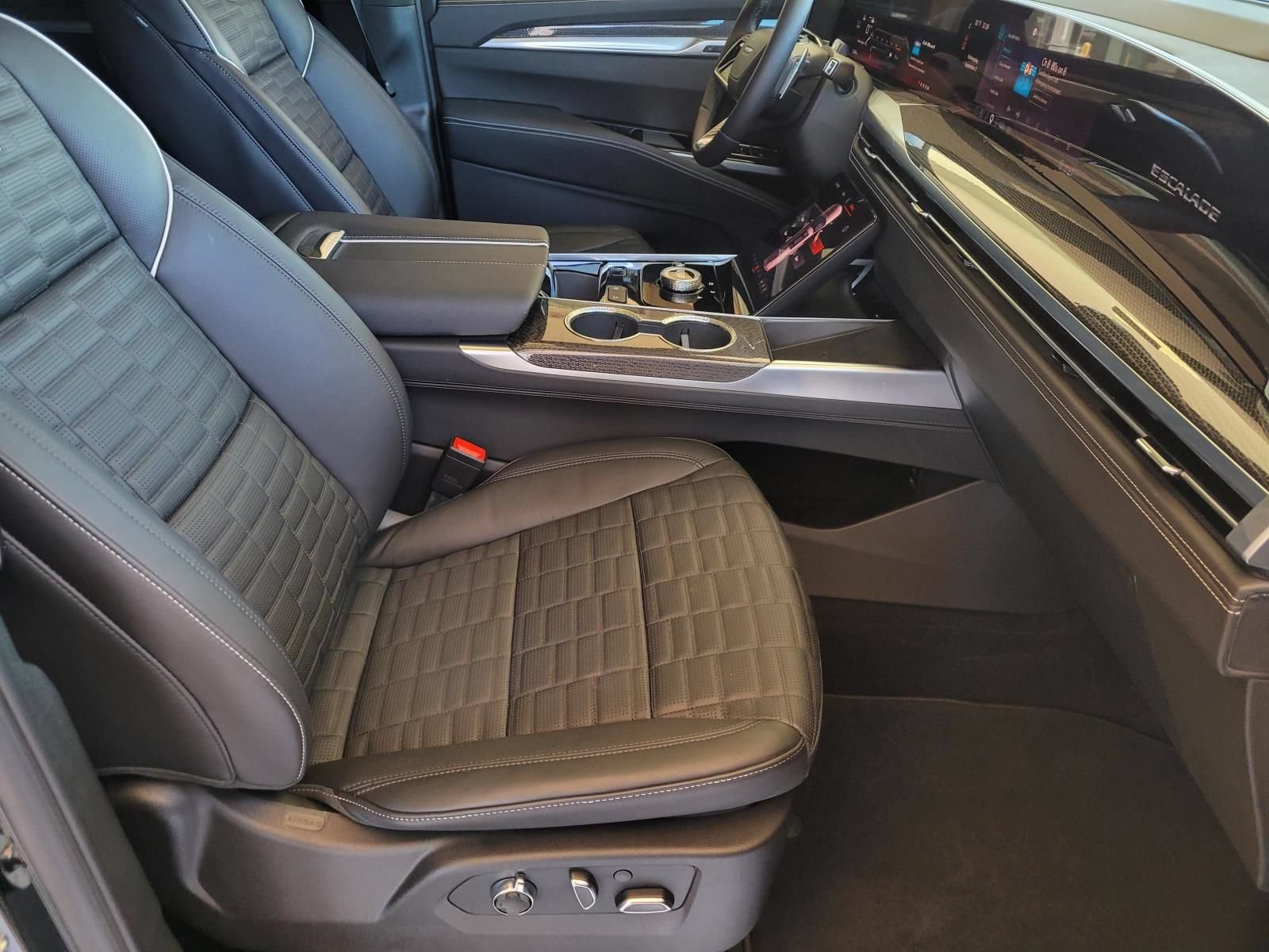 Used 2026 Cadillac Escalade V w/ LPO, ONYX Package AWD/4WD image 12