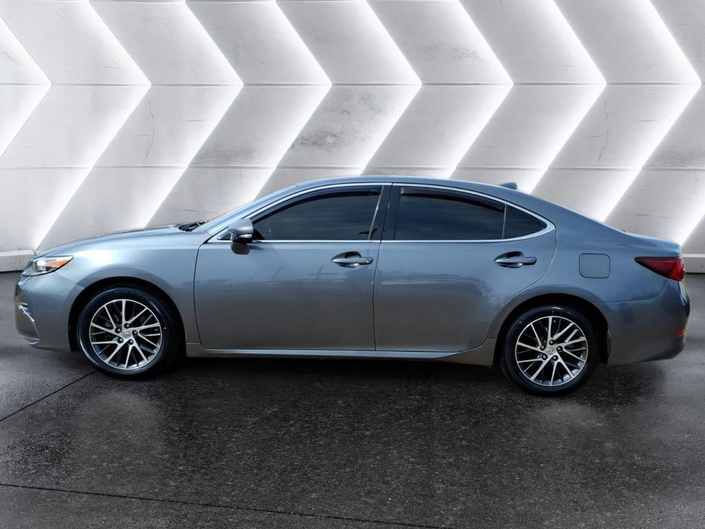 Used 2016 Lexus ES 350 w/ Luxury Package w/Wood Trim image 2