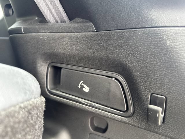 Used 2025 Mitsubishi Outlander AWD image 37
