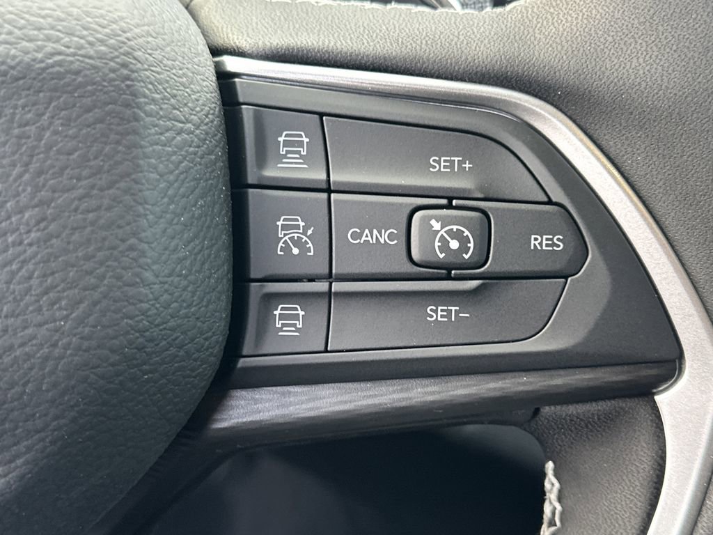 New 2025 Jeep Grand Cherokee Altitude image 26