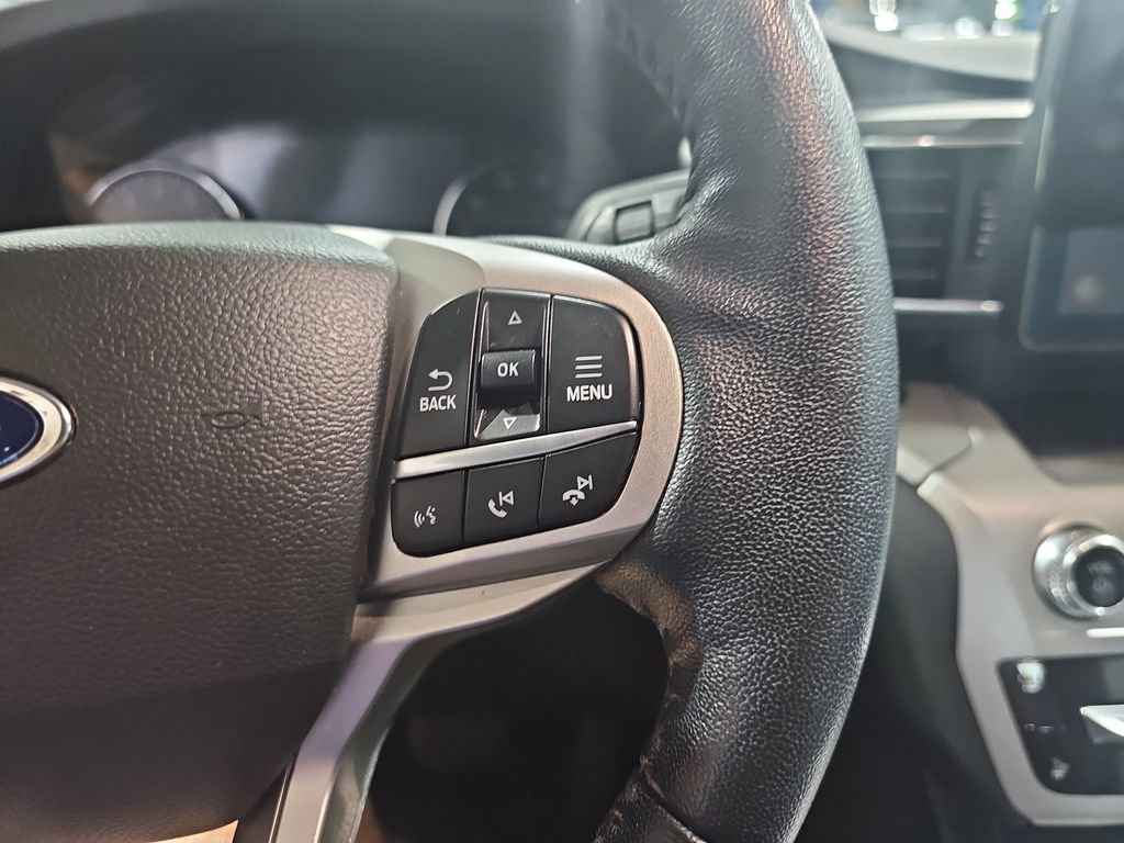Used 2022 Ford Explorer XLT w/ Equipment Group 202A AWD/4WD image 25