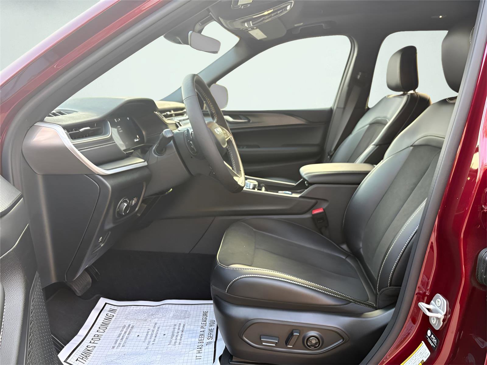 New 2025 Jeep Grand Cherokee L Altitude image 9