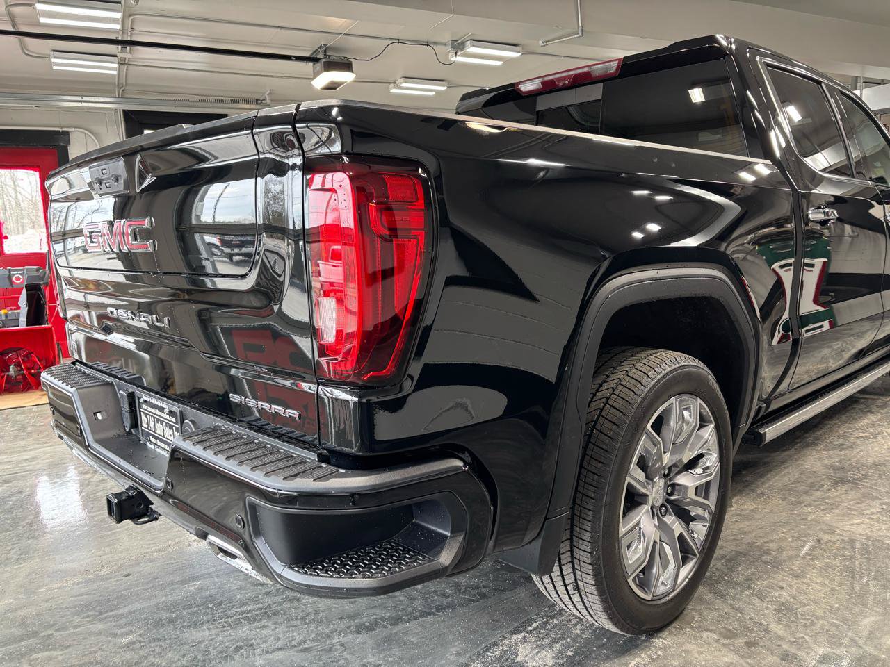 Used 2022 GMC Sierra 1500 Denali w/ Denali Reserve Package AWD/4WD image 13