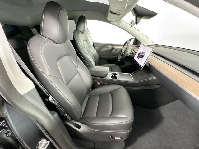 Used 2025 Tesla Model Y Long Range AWD/4WD image 25