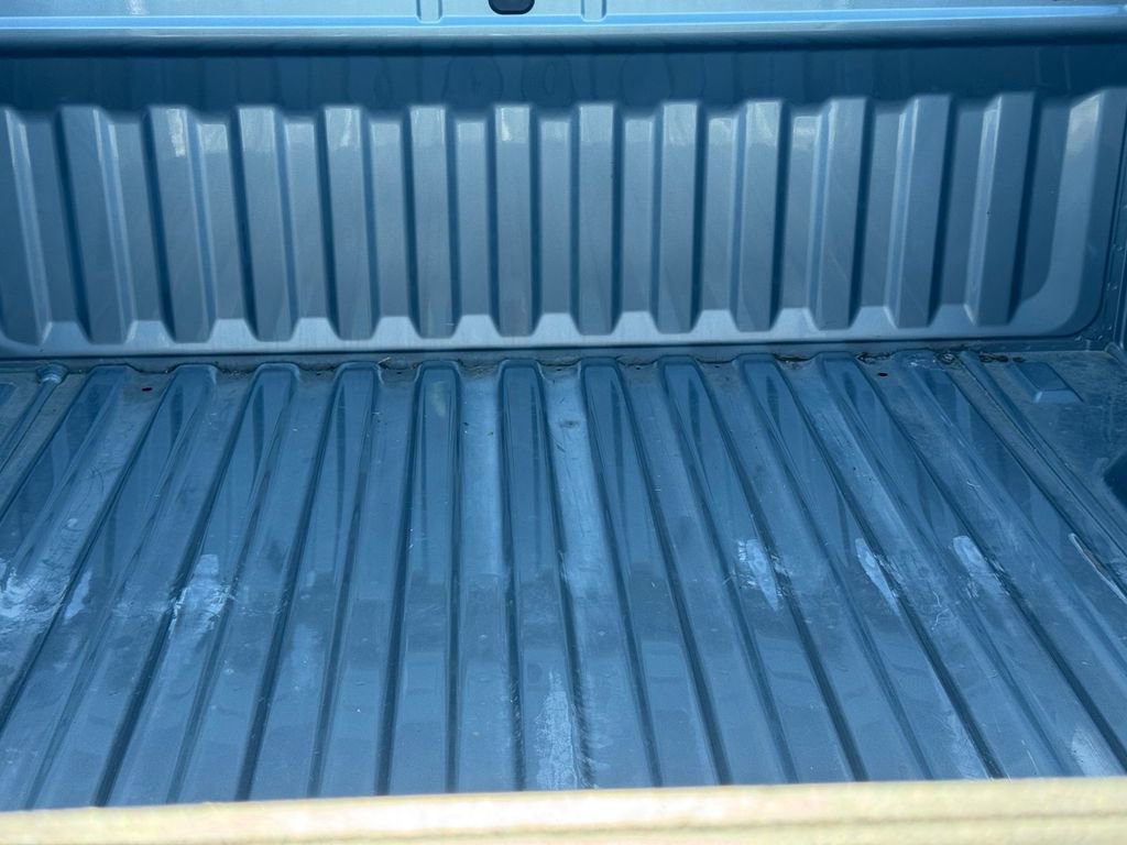 Used 2025 Chevrolet Silverado 1500 LT image 9