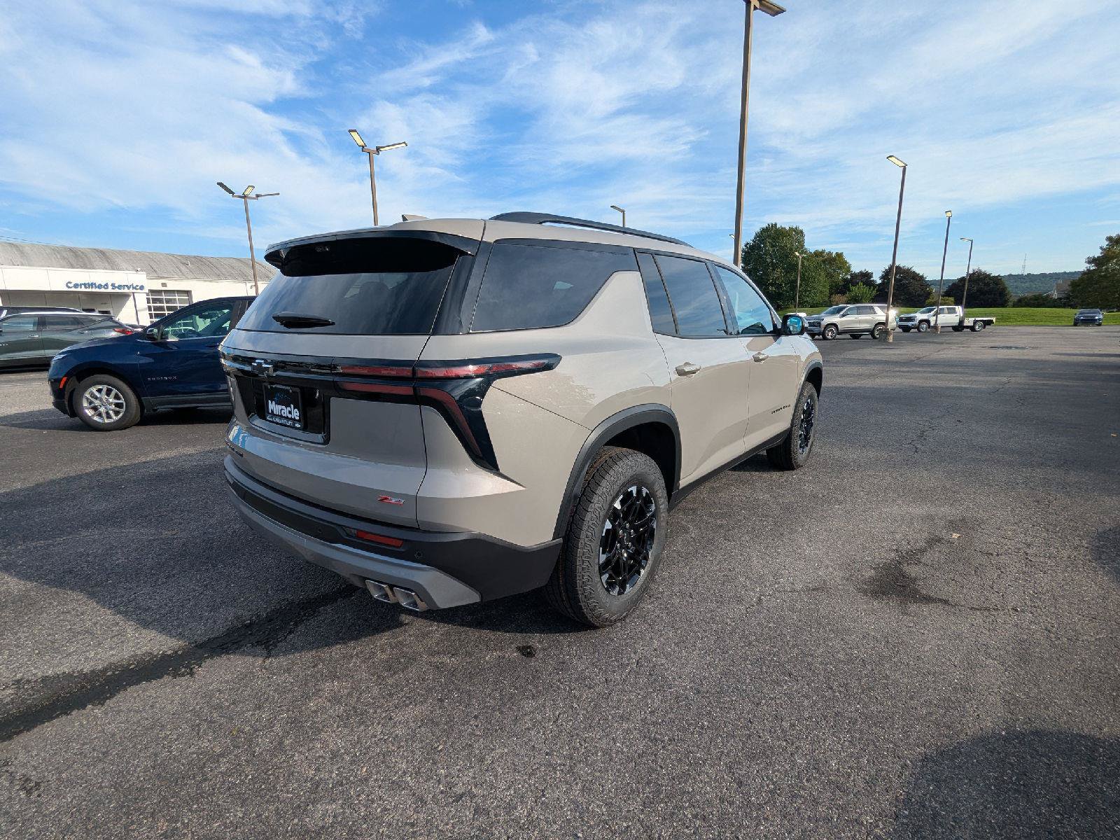 New 2027 Chevrolet Traverse Z71 w/ Driver Confidence Package AWD/4WD image 31