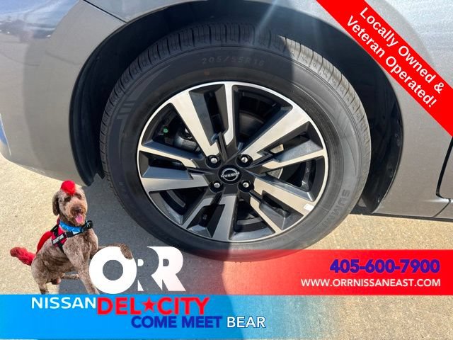 Used 2025 Nissan Versa SV FWD image 9