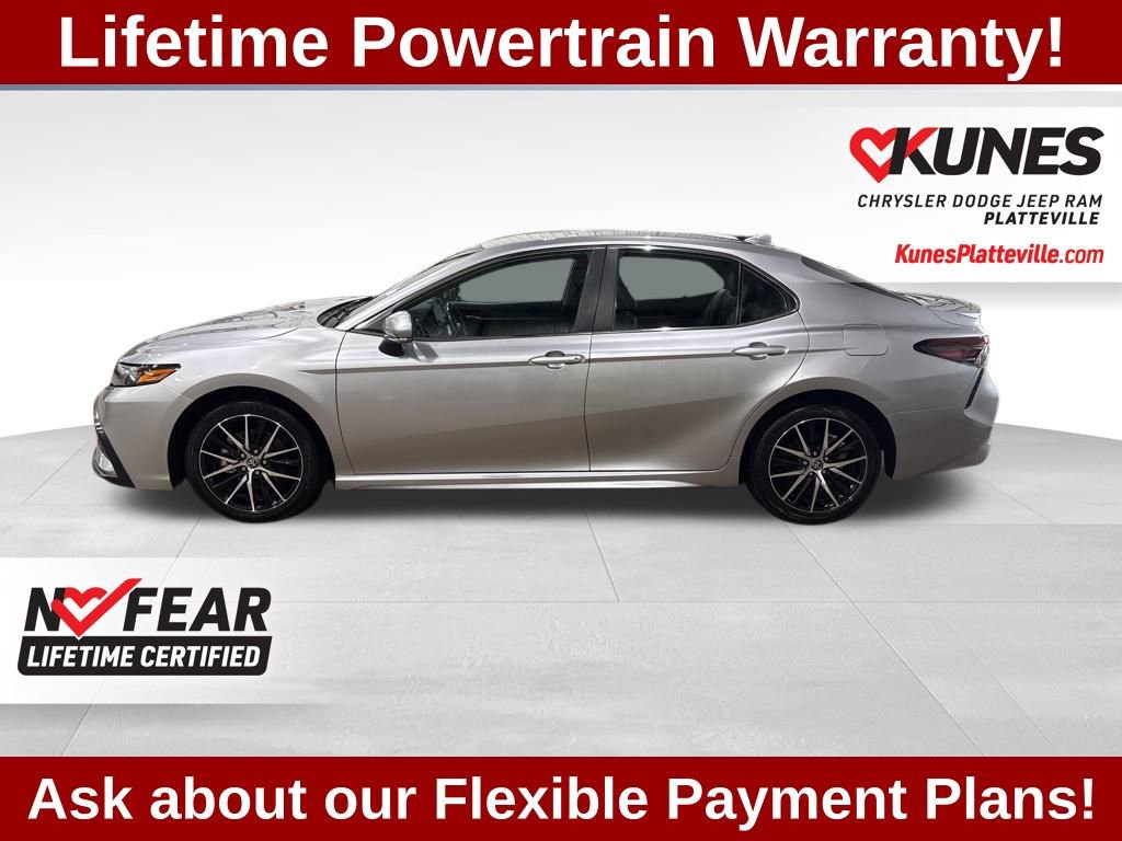 Used 2024 Toyota Camry SE image 7