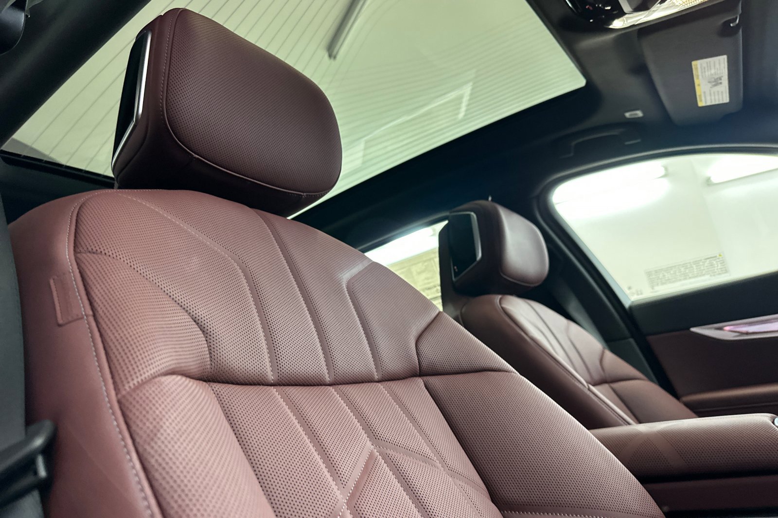 New 2026 BMW i7 eDrive50 w/ Executive Package image 14