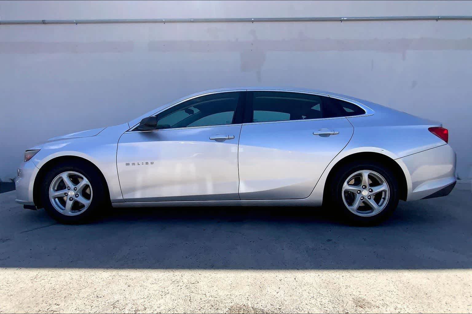 Used 2016 Chevrolet Malibu LS FWD image 4