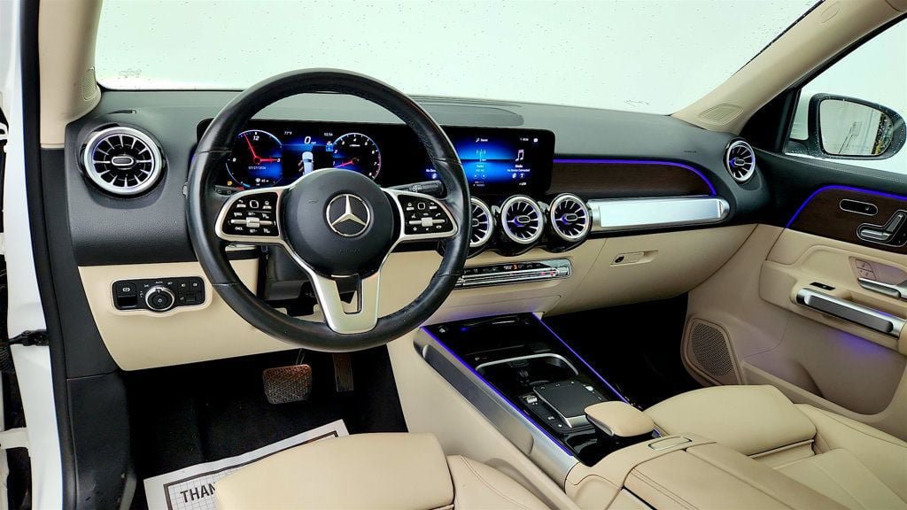 Used 2023 Mercedes-Benz GLB 250 4MATIC w/ Premium Package image 12