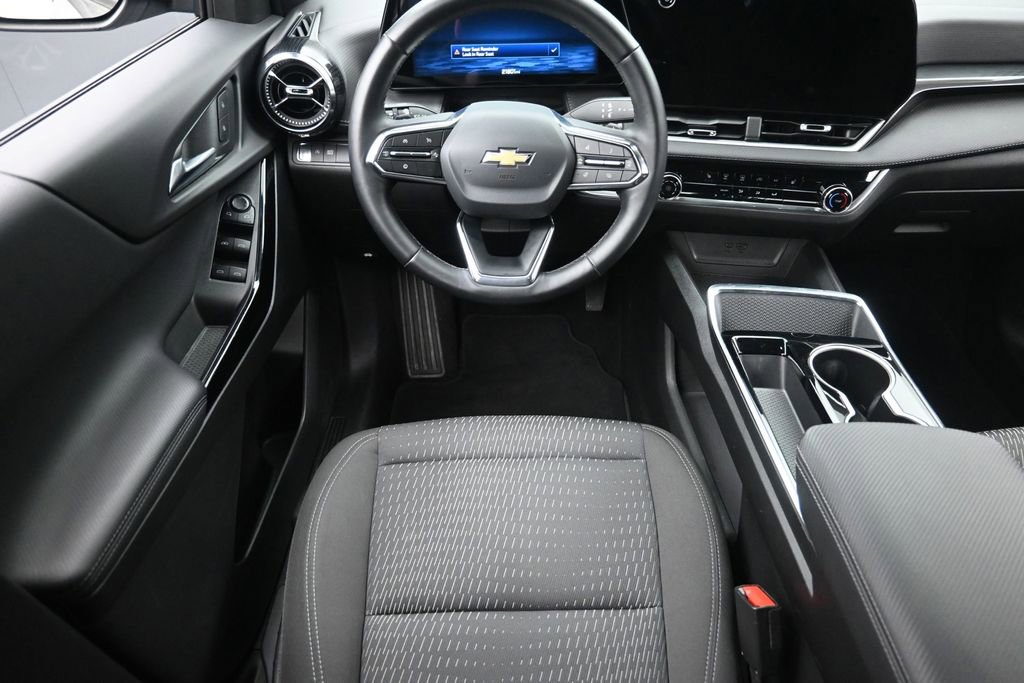 Used 2025 Chevrolet Equinox LT FWD image 11