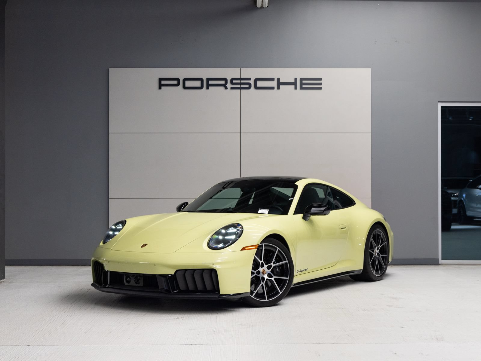 Certified 2025 Porsche 911 Carrera 4 GTS AWD/4WD image 1