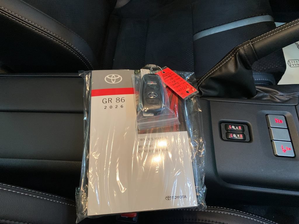 Used 2026 Toyota GR86 Premium w/ ALL Weather Mat Package (TMS) RWD image 9