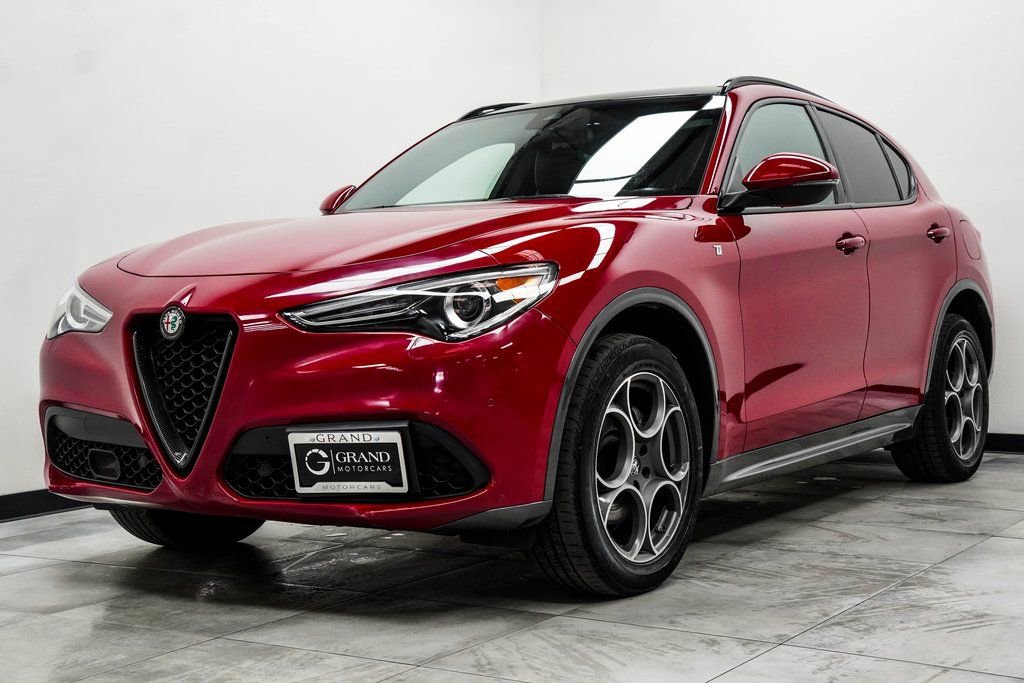 Used 2022 Alfa Romeo Stelvio Ti image 6