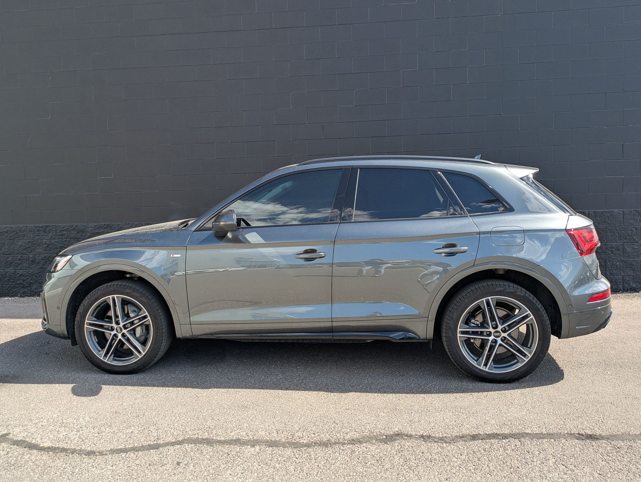 Used 2023 Audi Q5 e Prestige w/ Prestige Package AWD/4WD image 8