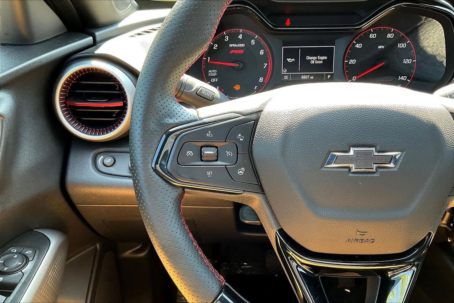 Used 2025 Chevrolet Trax RS w/ Driver Confidence Package FWD image 22