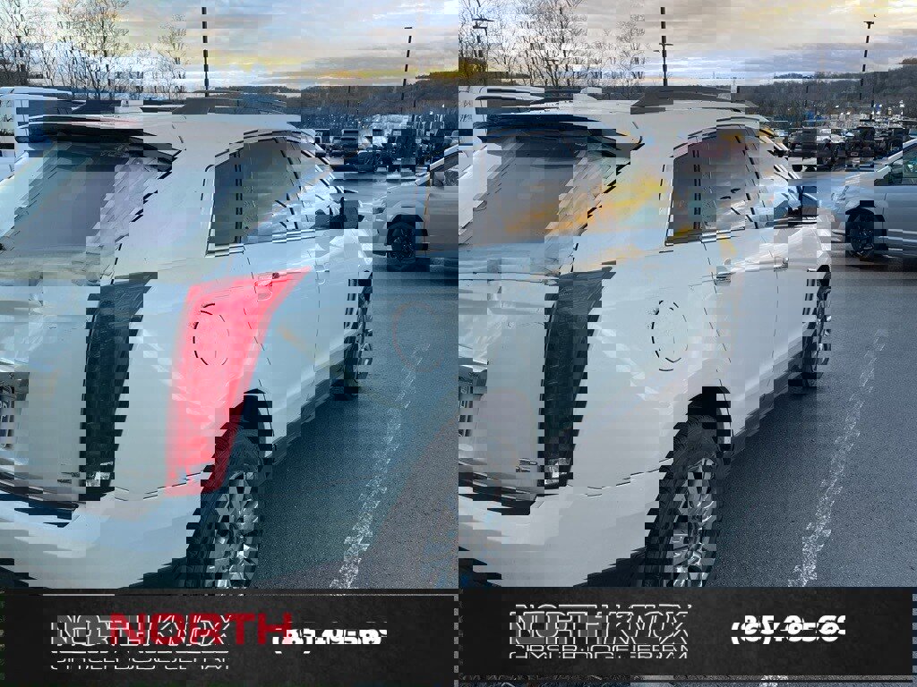 Used 2015 Cadillac SRX FWD image 4