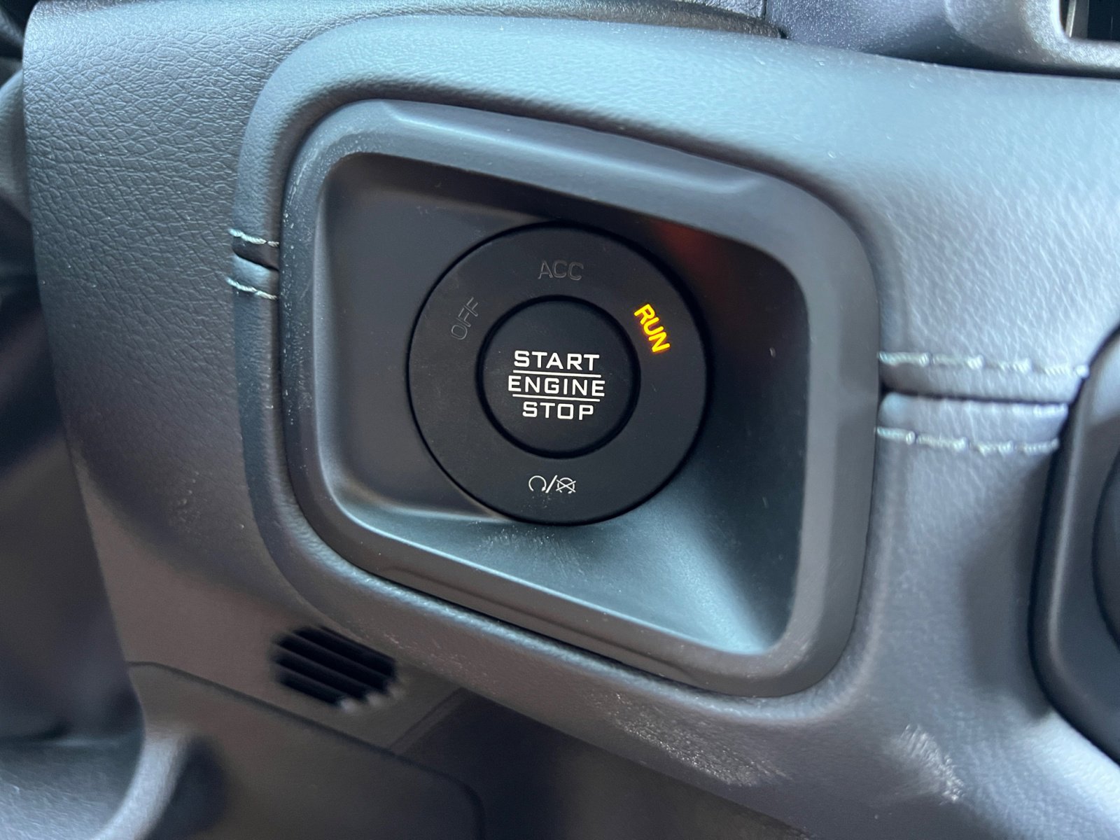 New 2025 Jeep Wrangler Unlimited Rubicon w/ Convenience Group image 30