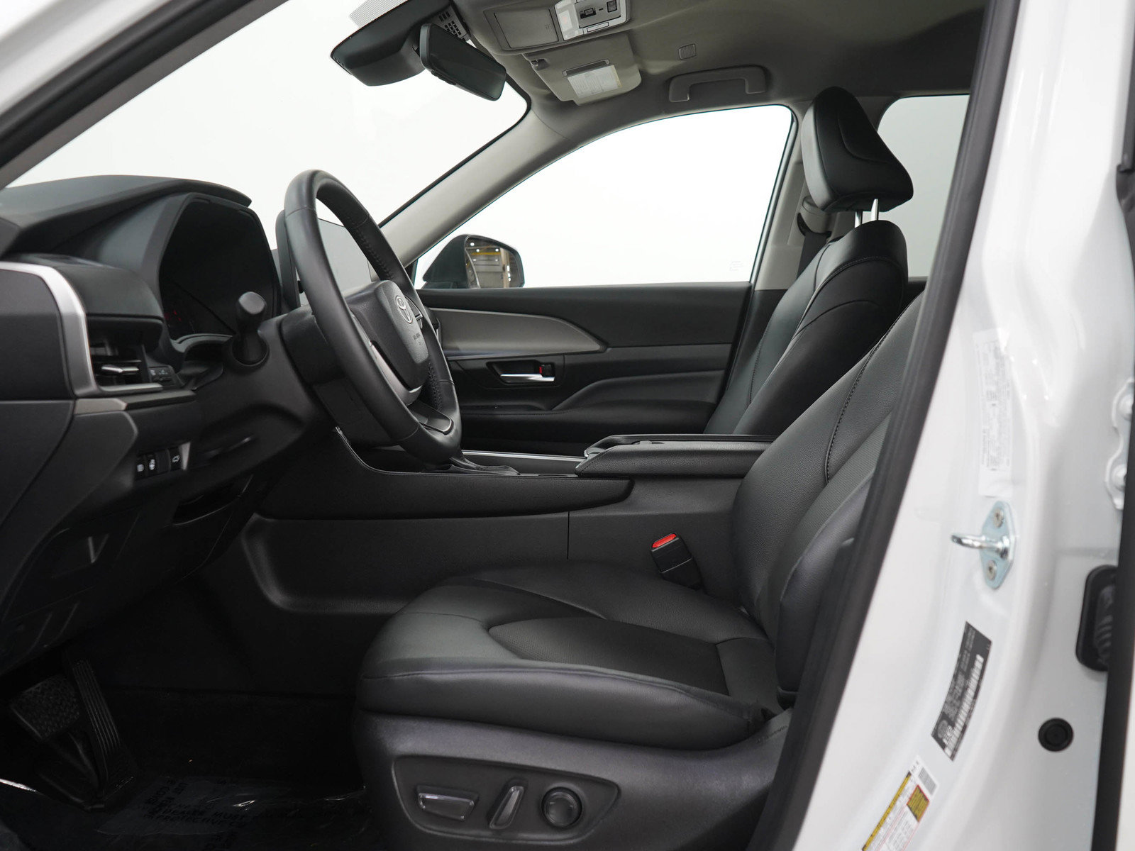 Used 2025 Toyota Grand Highlander AWD image 22