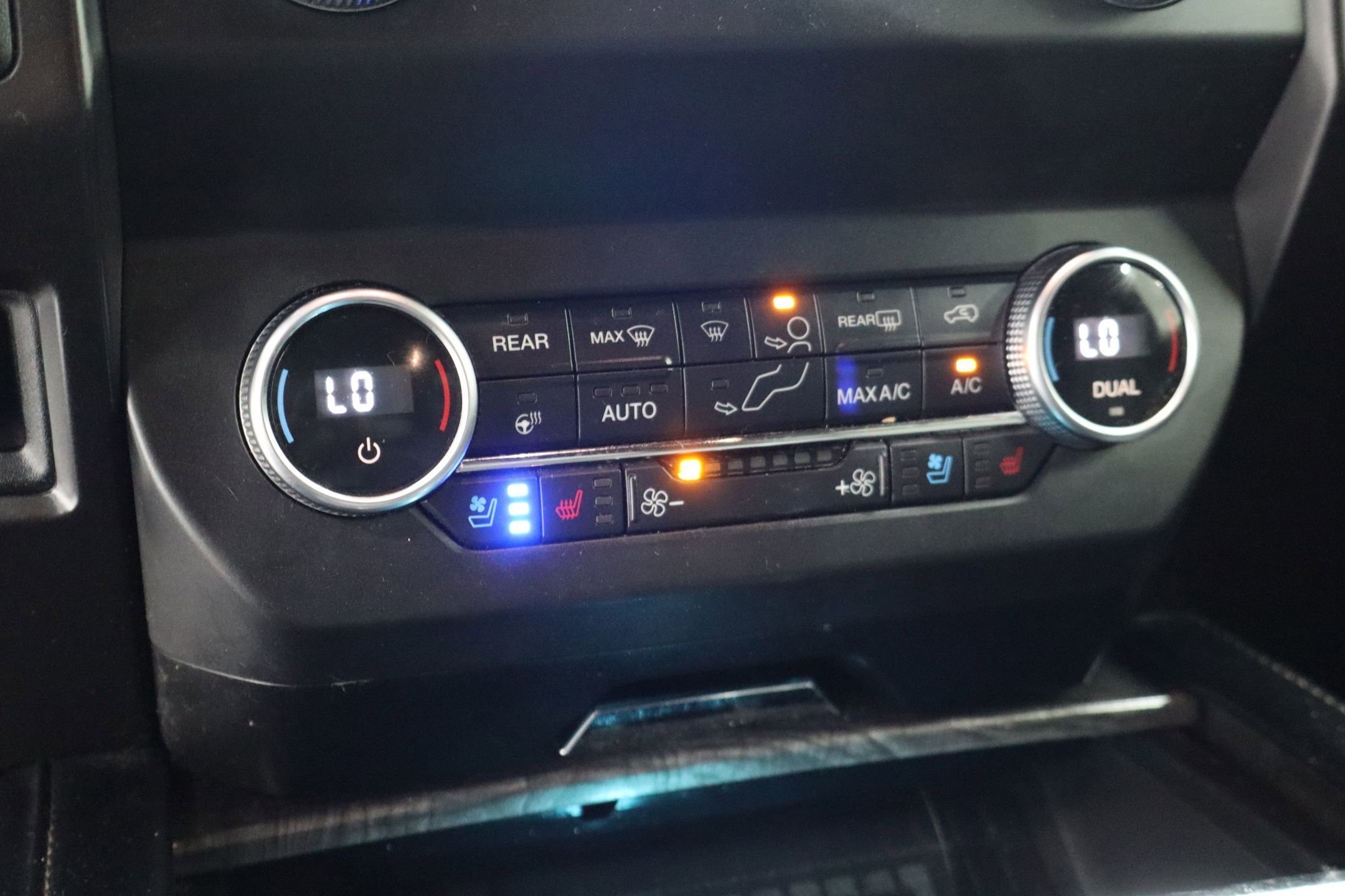 Used 2020 Ford Expedition Limited RWD image 23