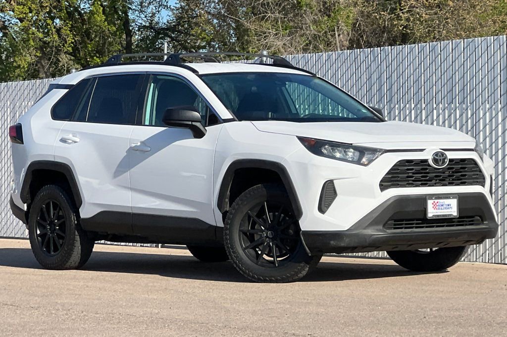 Used 2020 Toyota RAV4 LE w/ Carpet Mat Package AWD/4WD image 2