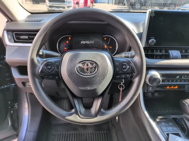 Used 2023 Toyota RAV4 LE FWD image 15