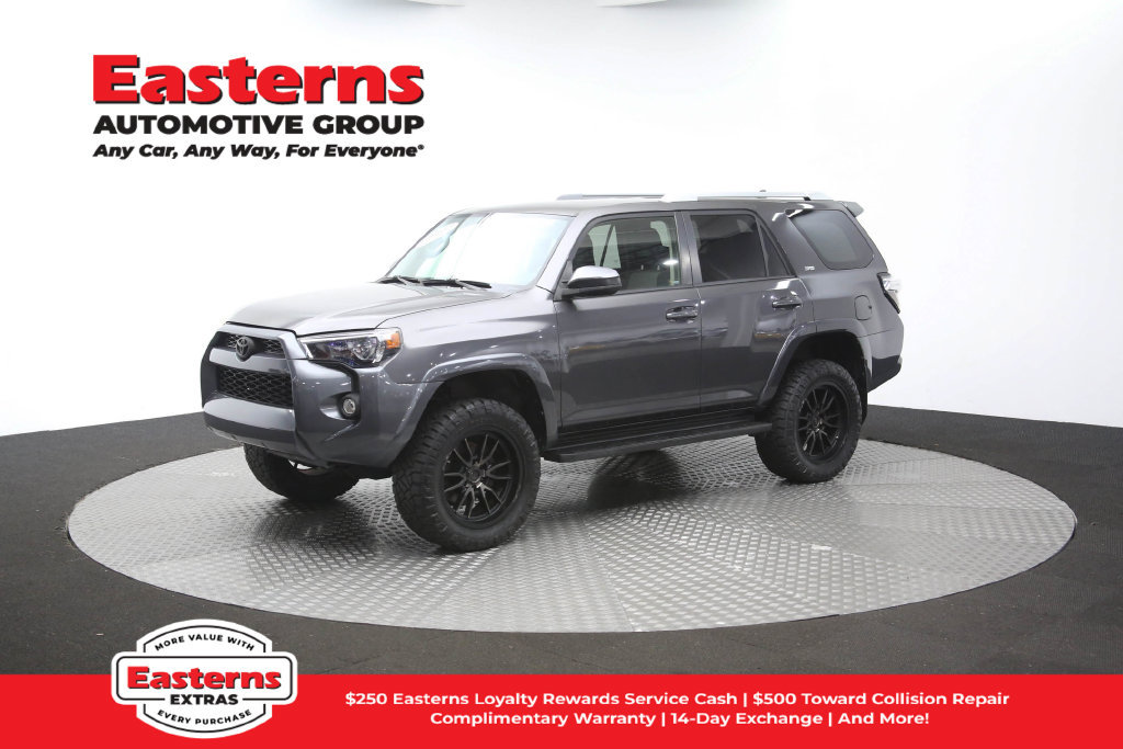 Used 2017 Toyota 4Runner SR5 AWD/4WD image 58