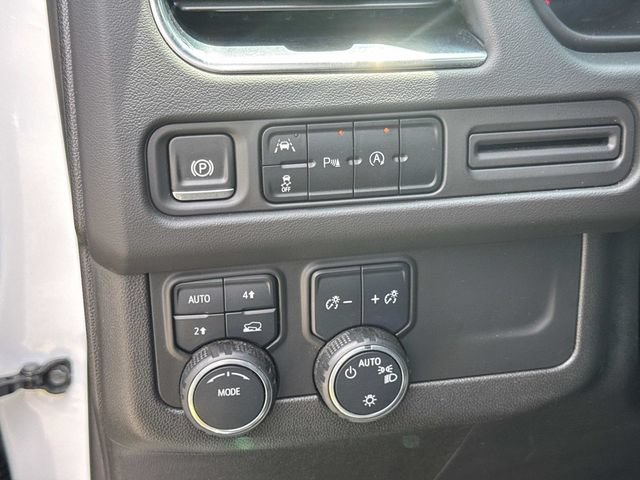 Used 2024 Chevrolet Tahoe LT AWD/4WD image 31