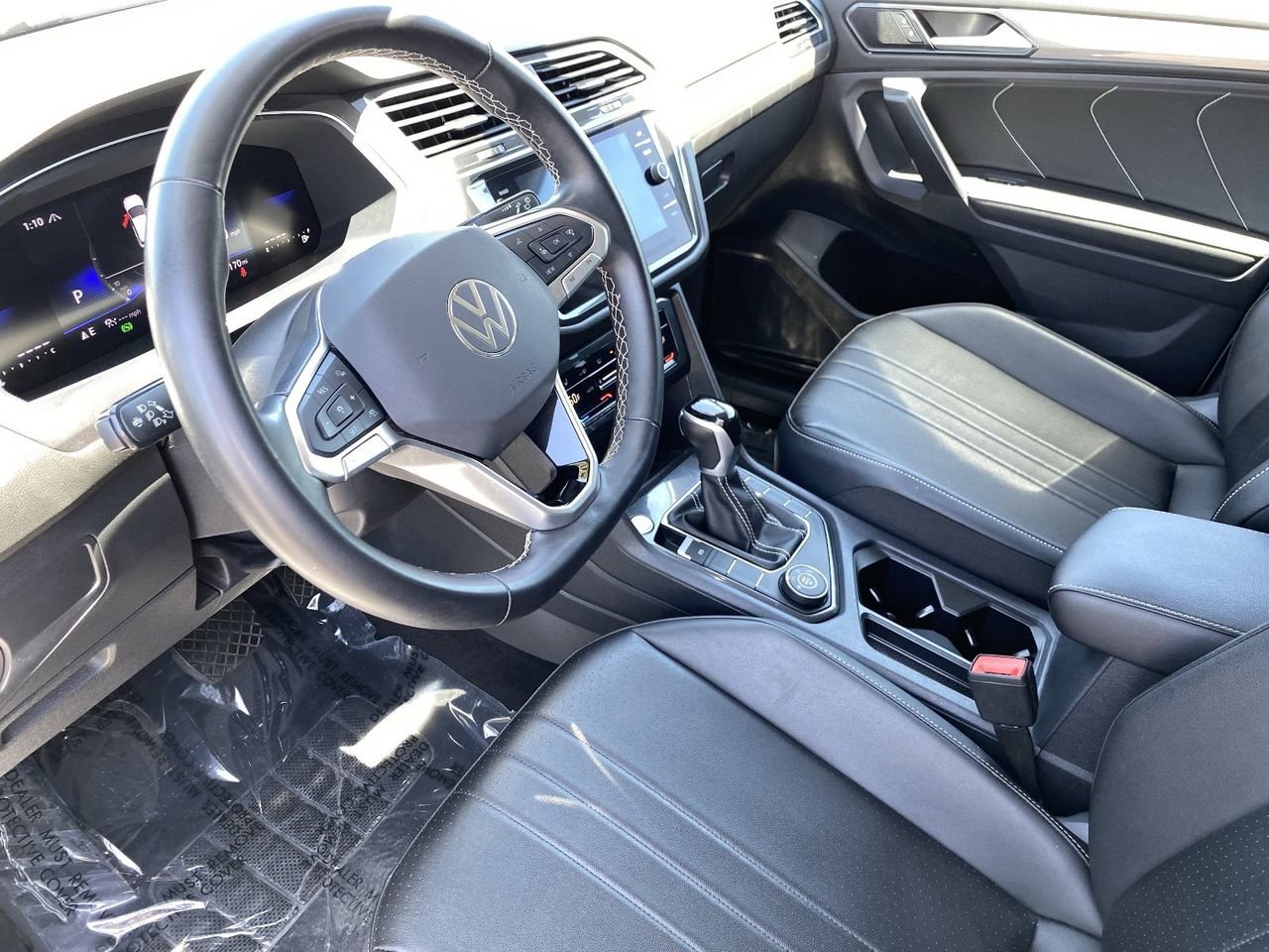 Used 2024 Volkswagen Tiguan SE AWD/4WD image 29
