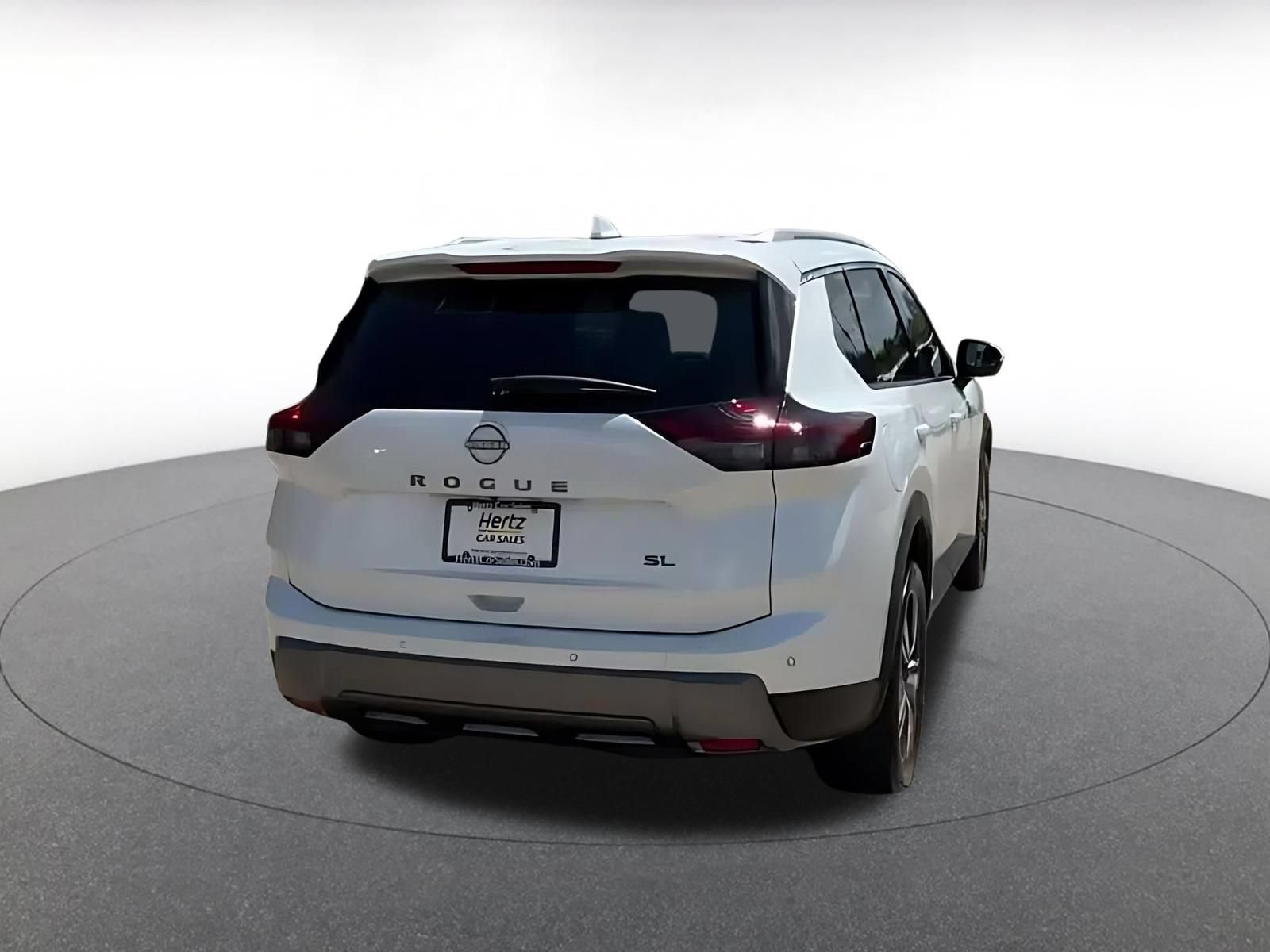 Used 2026 Nissan Rogue SL FWD image 13