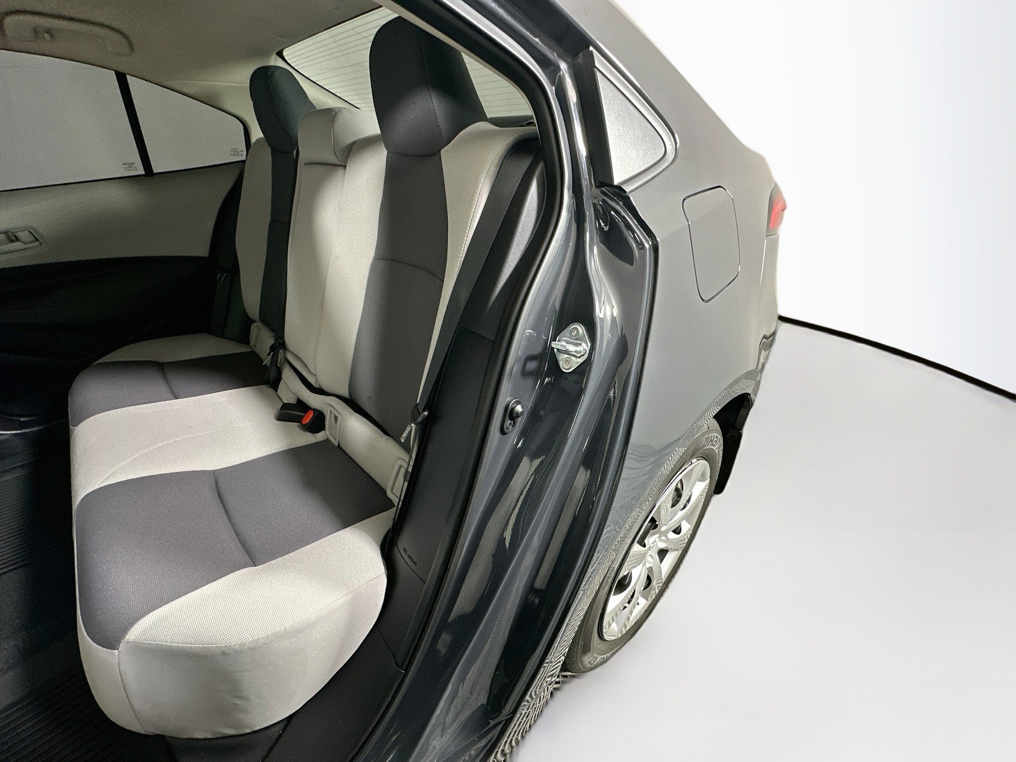 Used 2025 Toyota Corolla LE FWD image 25