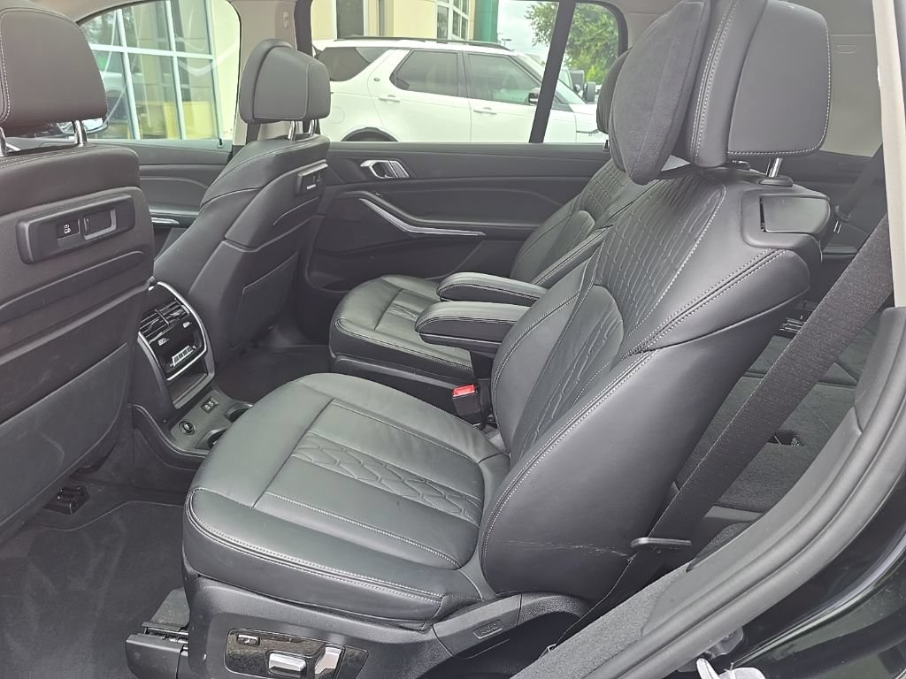 Used 2022 BMW X7 xDrive40i w/ Luxury Seating Package AWD/4WD image 9