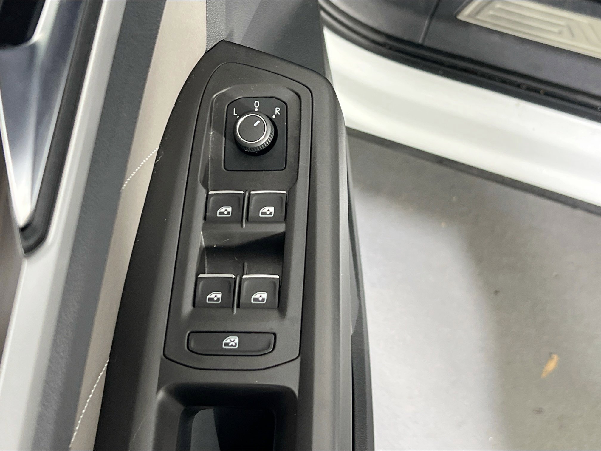 Used 2023 Volkswagen Atlas SE AWD/4WD image 17