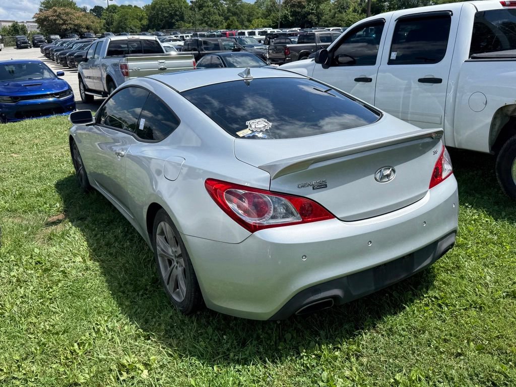 Used 2011 Hyundai Genesis 3.8 RWD image 7