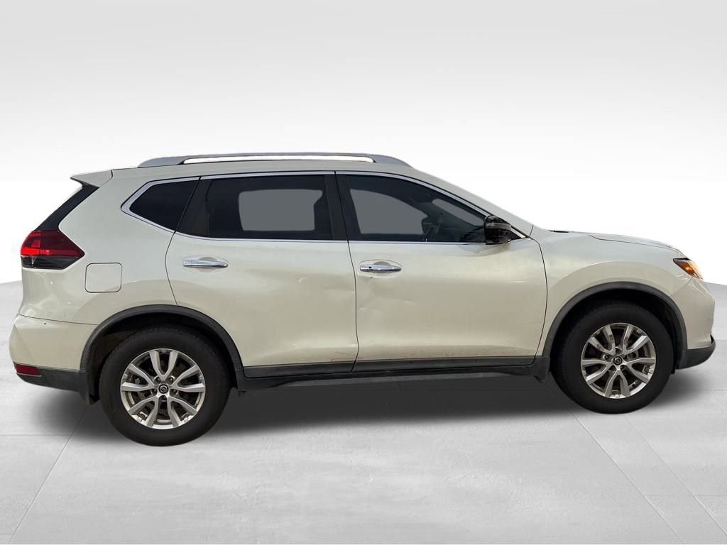 Used 2018 Nissan Rogue SV w/ Premium Package image 14