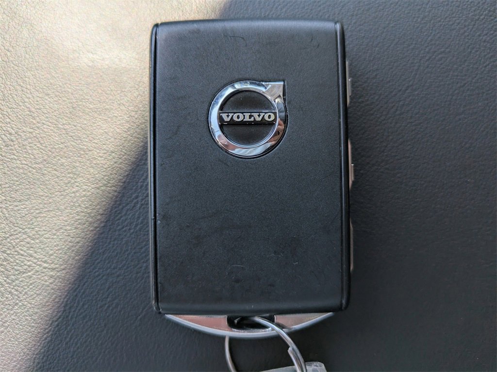 Certified 2023 Volvo XC60 B5 Ultimate image 30