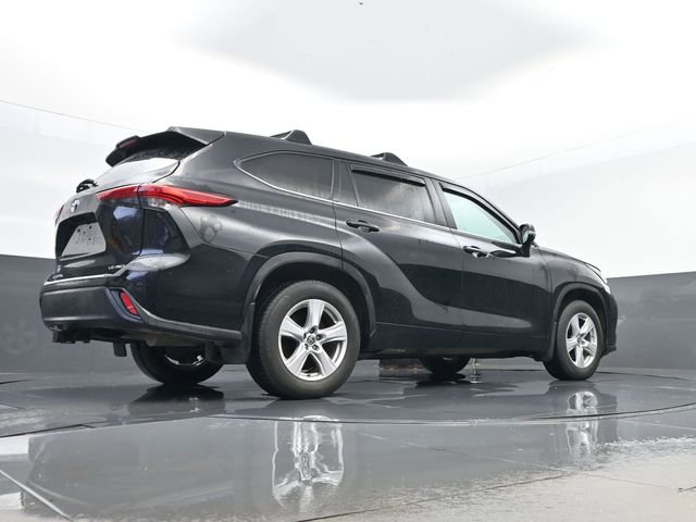 Used 2020 Toyota Highlander LE image 26