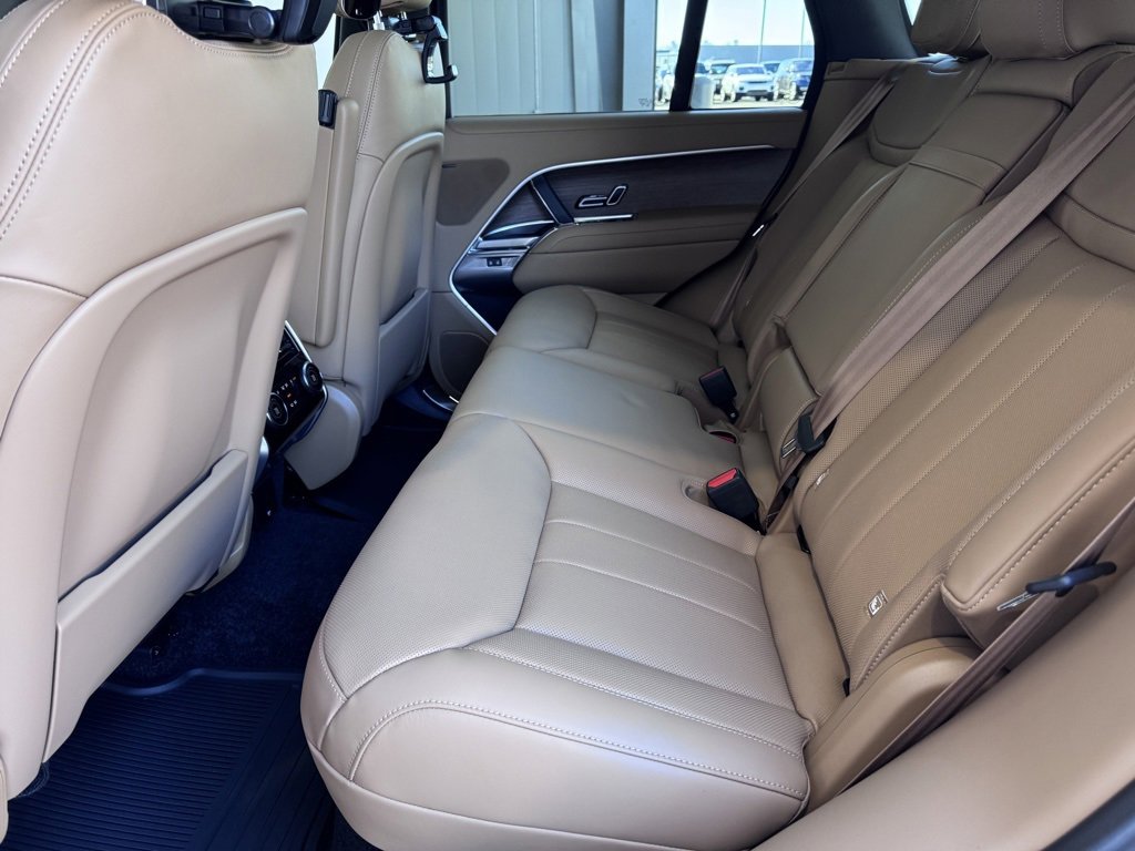 New 2026 Land Rover Range Rover SE image 16