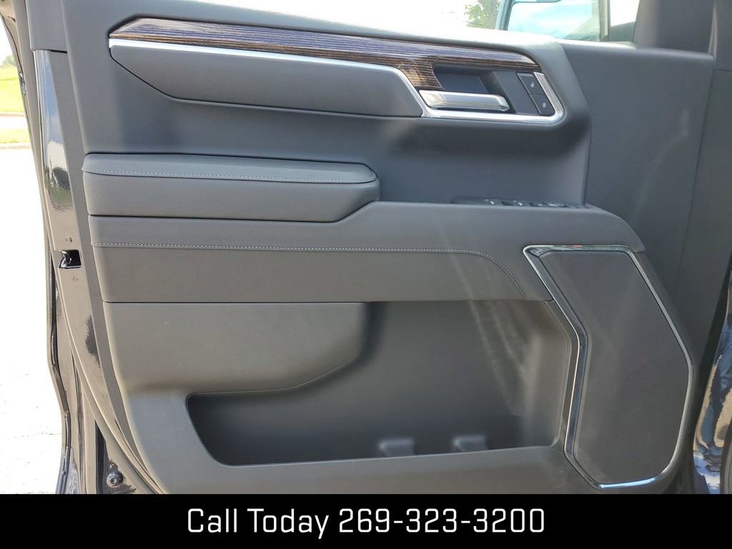 New 2025 GMC Sierra 1500 Elevation image 22