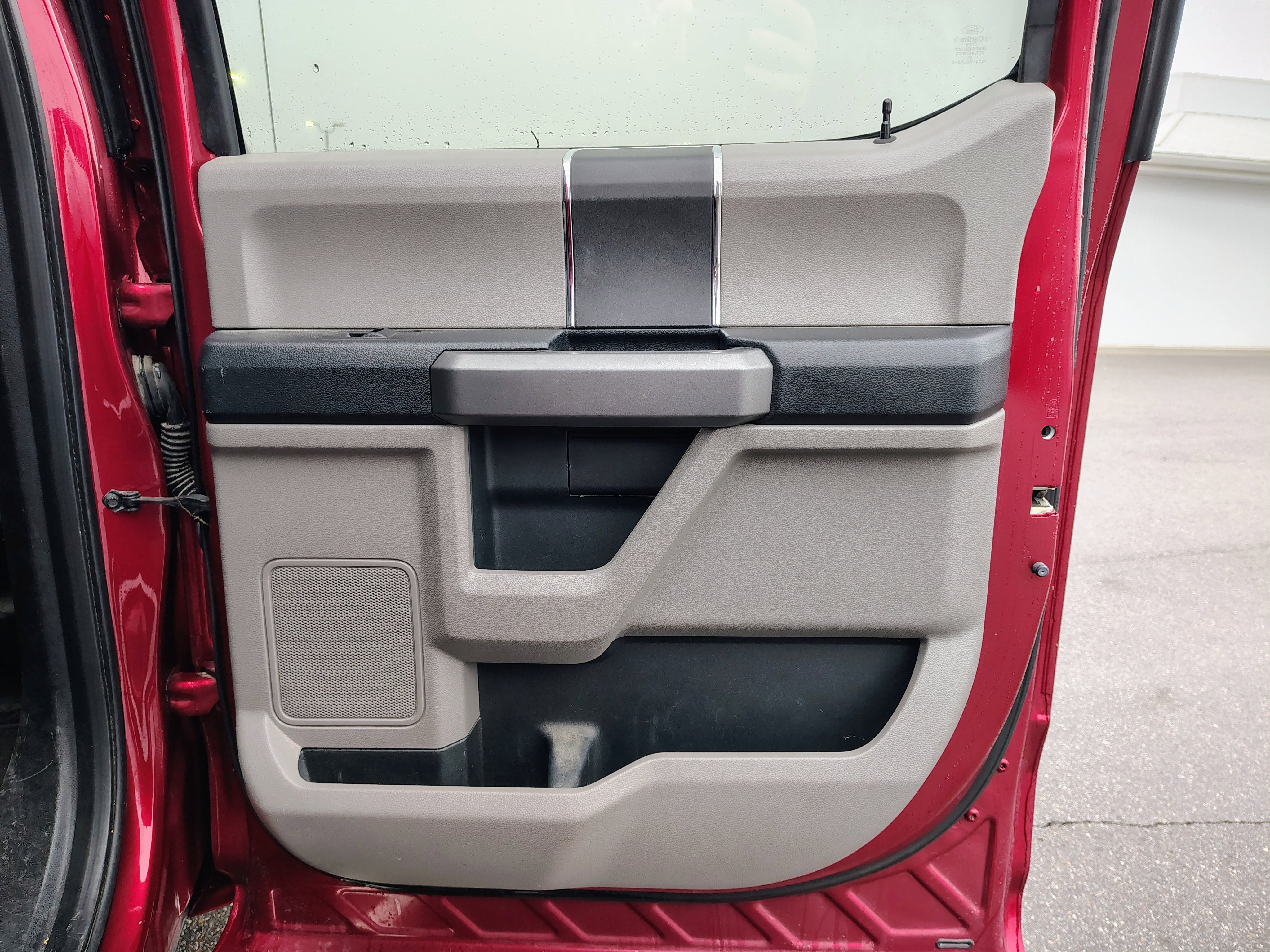 Used 2015 Ford F150 XLT image 17