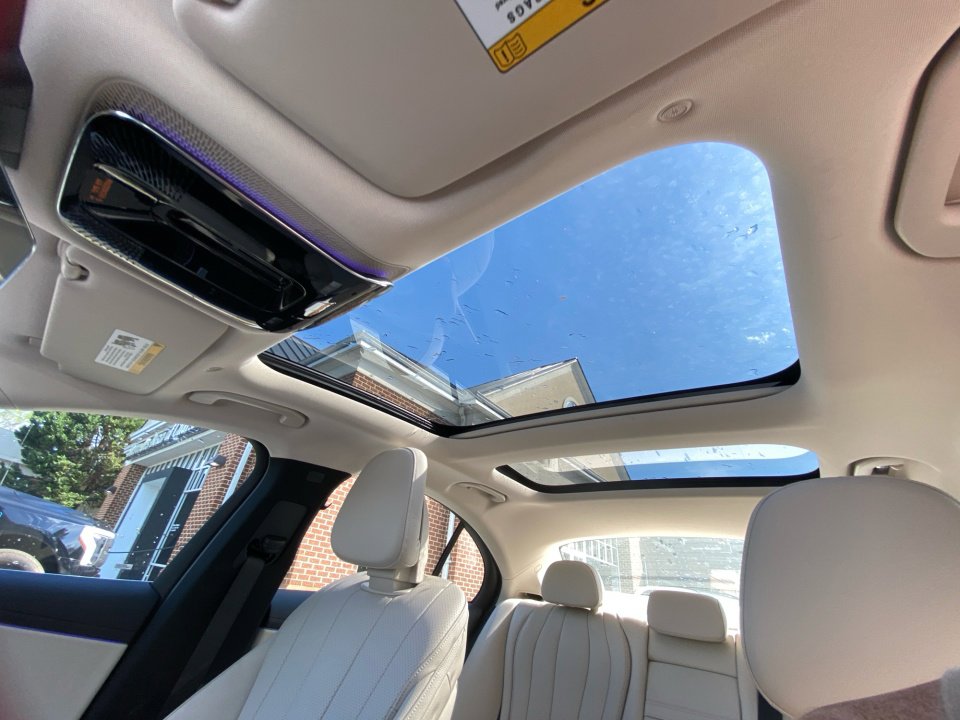 Used 2025 Mercedes-Benz E 350 4MATIC Sedan image 21