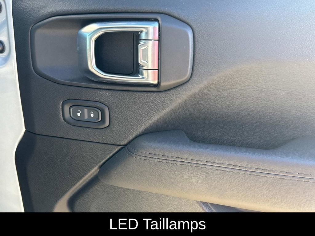 Used 2023 Jeep Wrangler Altitude image 19