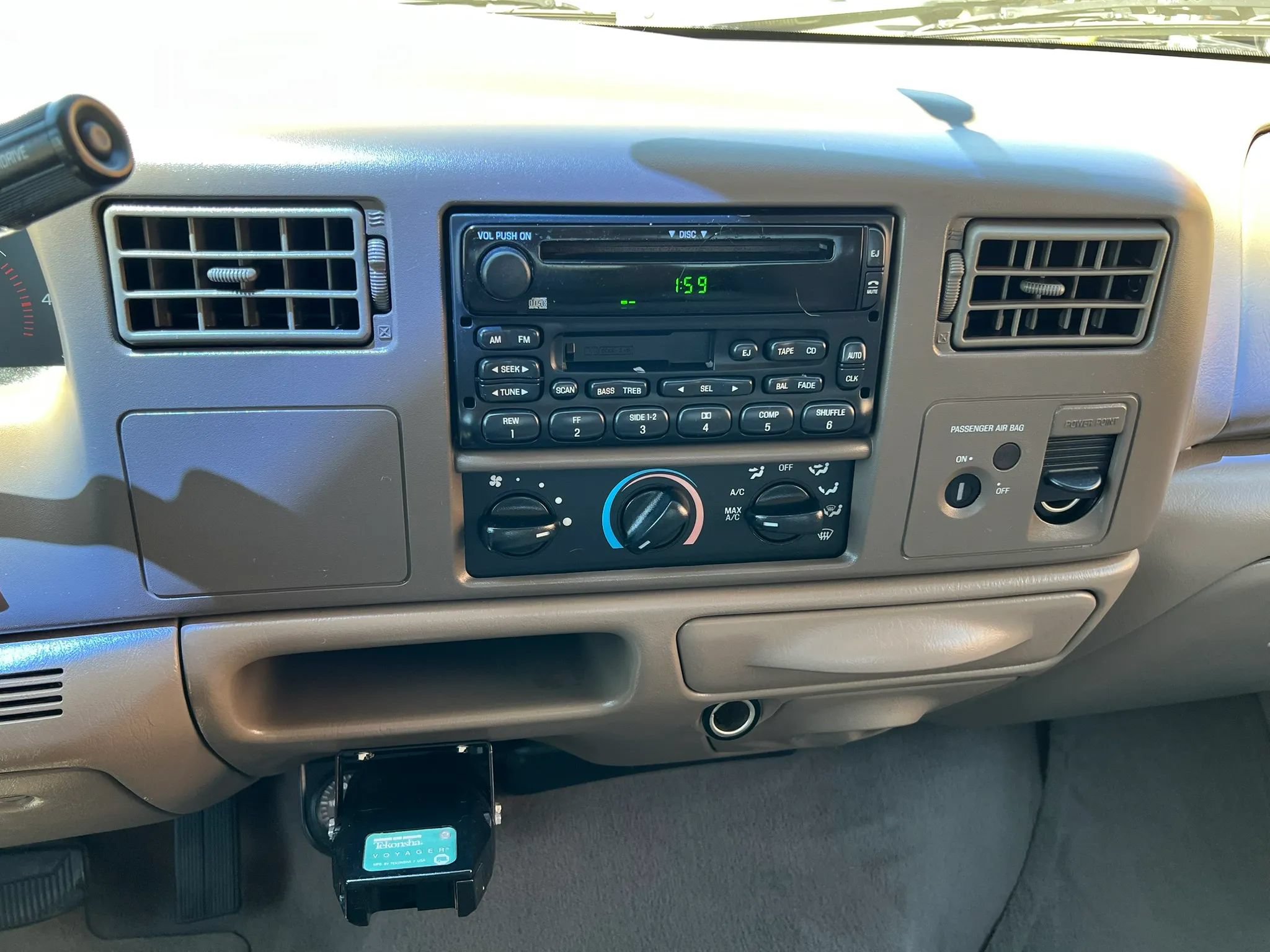 Used 2001 Ford F350 2WD SuperCab DRW Super Duty image 26