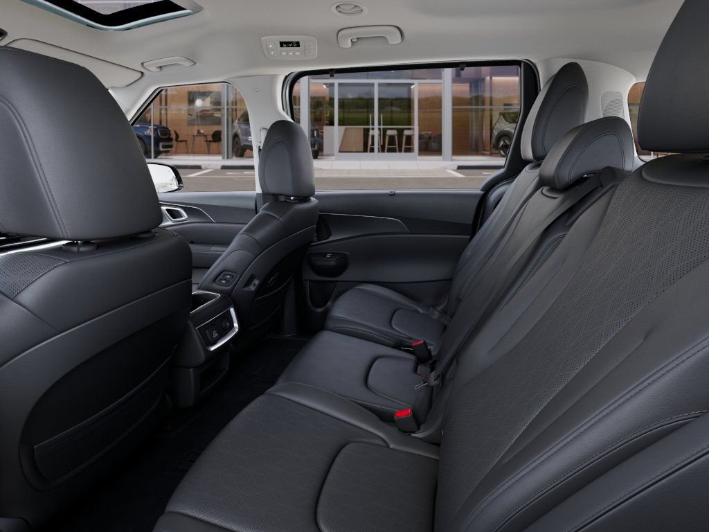 New 2027 Kia Carnival SX w/ Dark Edition Package FWD image 18
